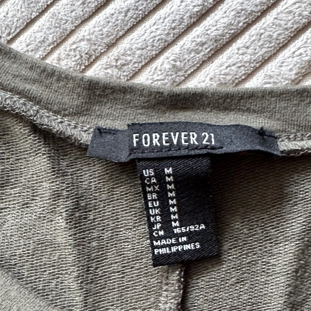 Forever 21 Olive Short Sleeve Top - Picture 2 of 3